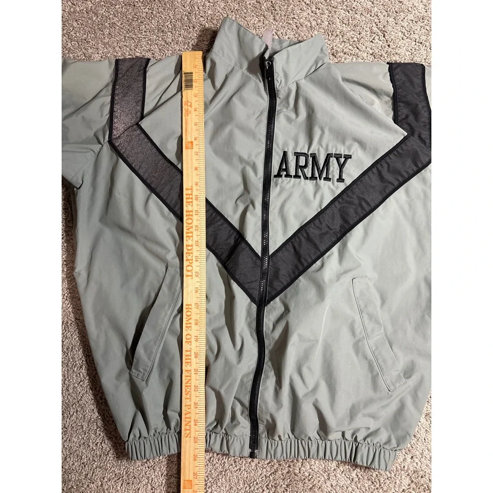 US Army IPFU Training Jacket Gray Black Chevron Windbreaker Mens Medium